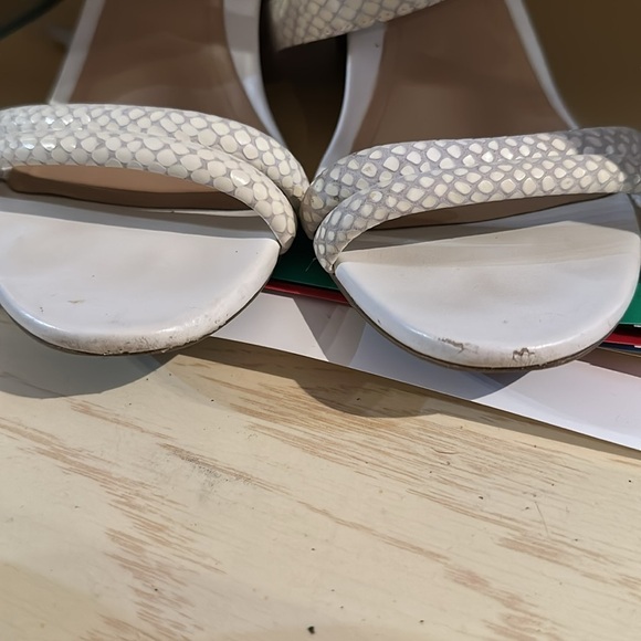 Vionic White Wedge Sandals Emmy lzrd - Picture 3 of 9